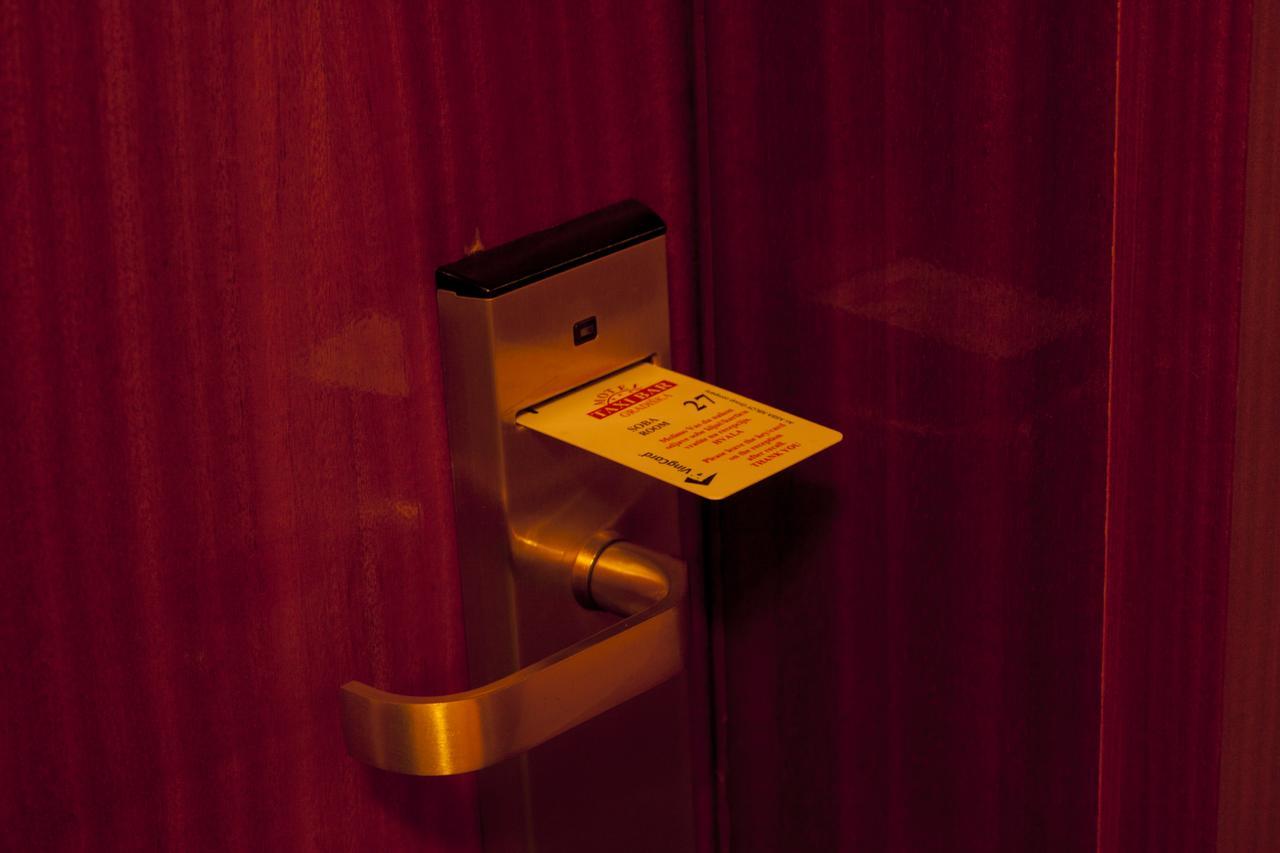 Taxi Bar Motel ボサンスカ・グラディシュカ エクステリア 写真