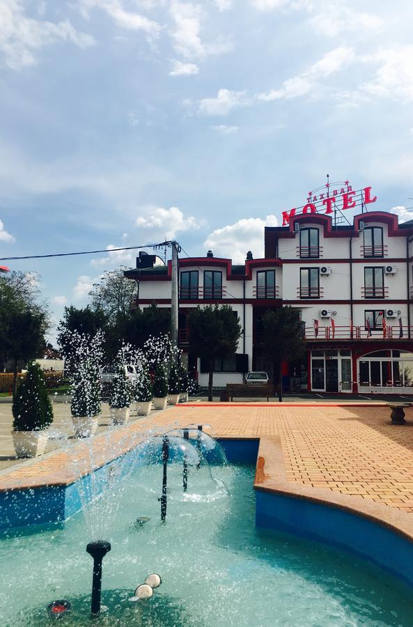 Taxi Bar Motel ボサンスカ・グラディシュカ エクステリア 写真